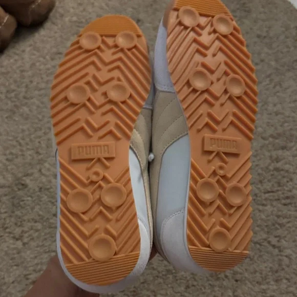 NEW Puma Arizona White and Beige Sneakers Shoes 8 - Picture 7 of 11